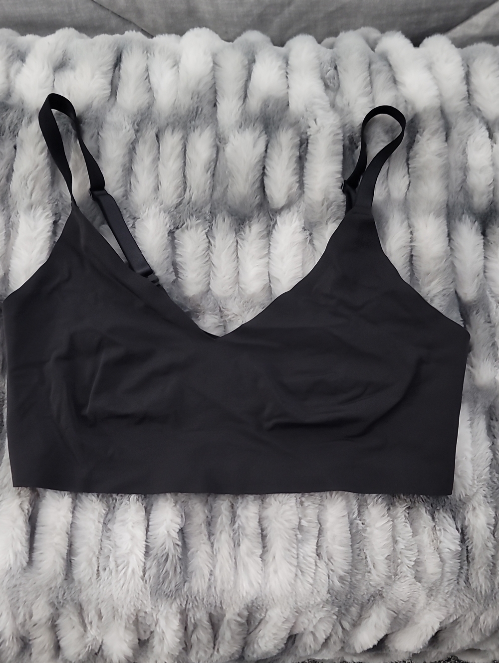 Seamless Black V‑Neck Bralette with Adjustable Straps